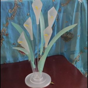 Acrylic floral arrangment
